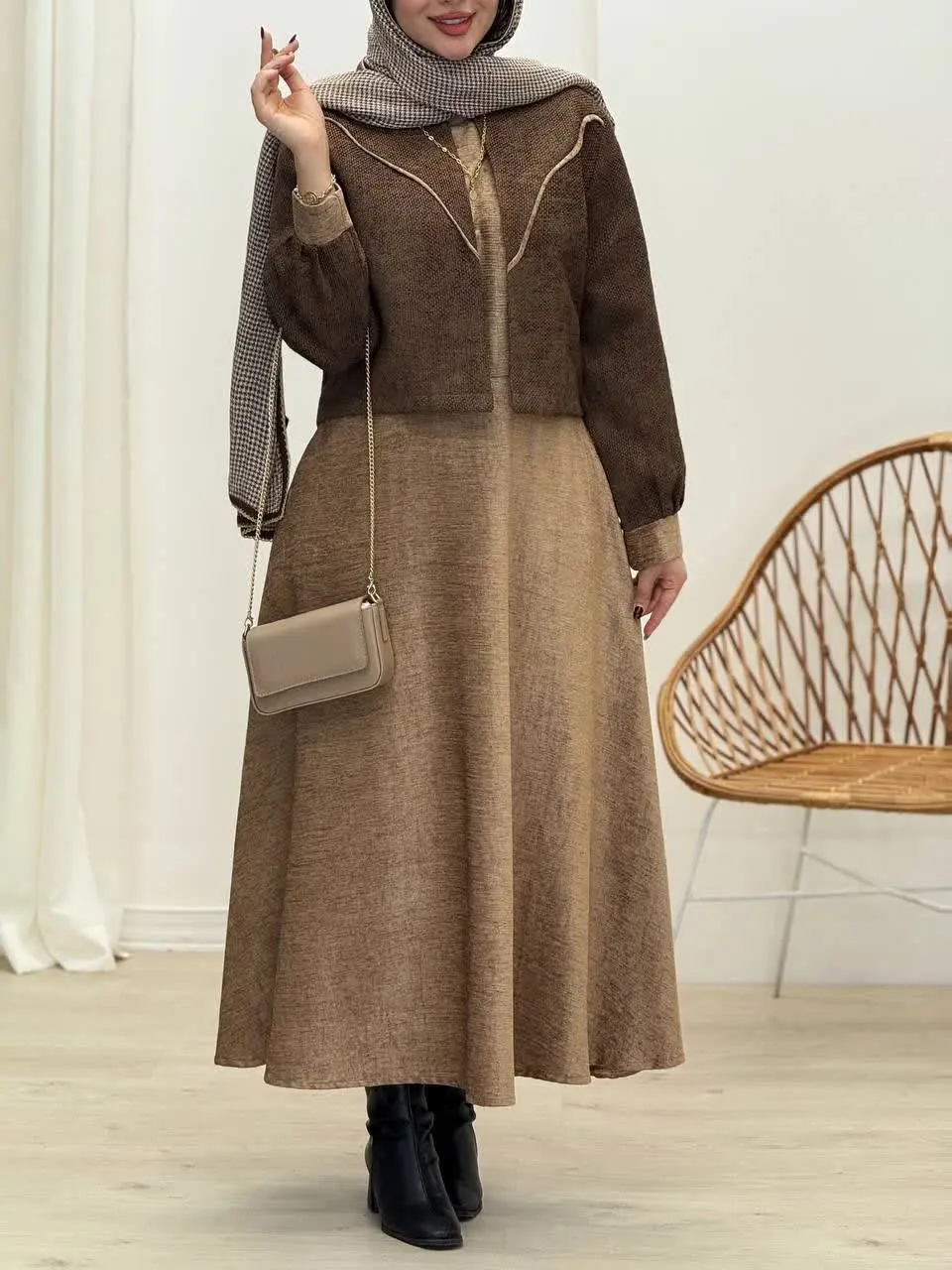 3557-کت و سارافون تانیا